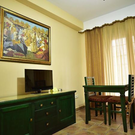 Apartamentos Turisticos Dona Maria La Brava Plasencia Exterior photo
