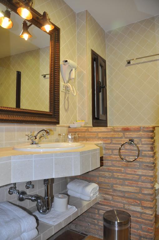 Apartamentos Turisticos Dona Maria La Brava Plasencia Room photo