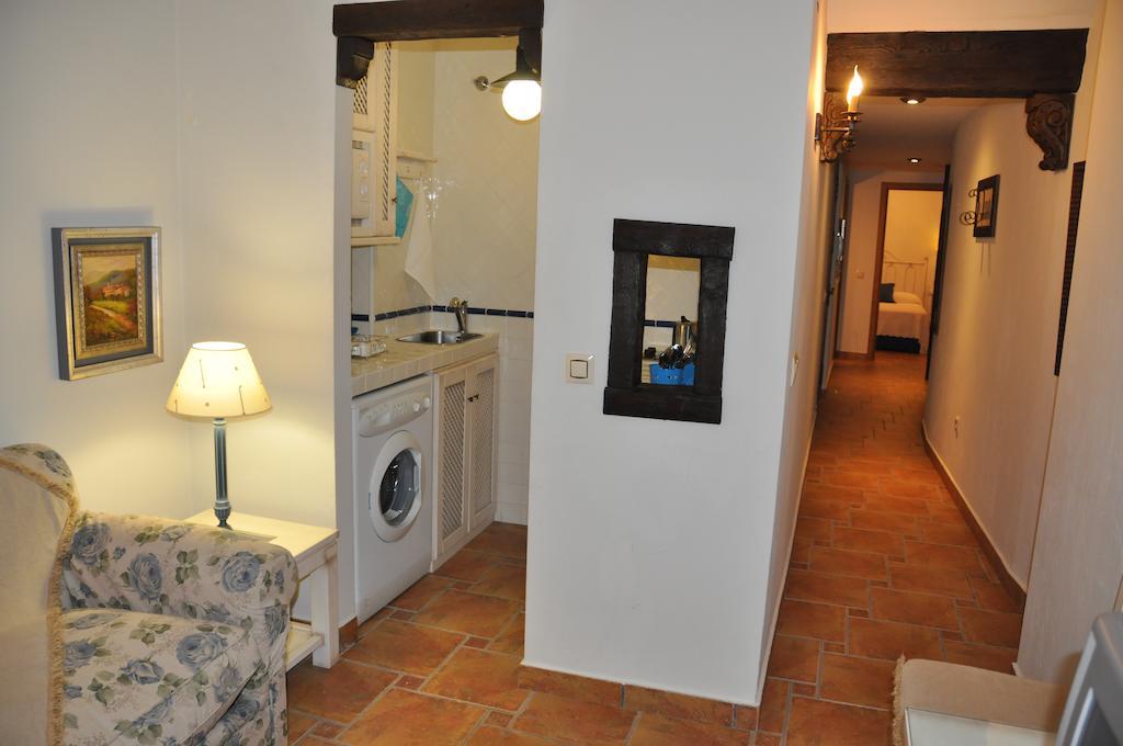 Apartamentos Turisticos Dona Maria La Brava Plasencia Exterior photo