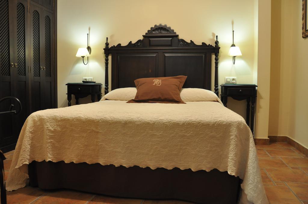 Apartamentos Turisticos Dona Maria La Brava Plasencia Exterior photo