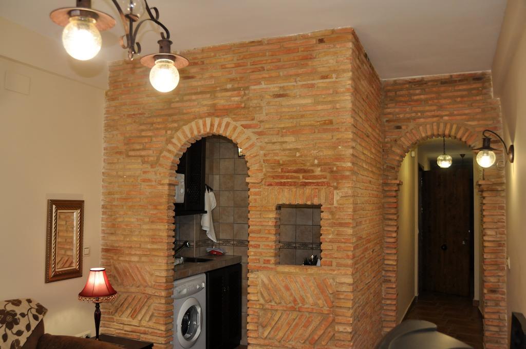 Apartamentos Turisticos Dona Maria La Brava Plasencia Exterior photo