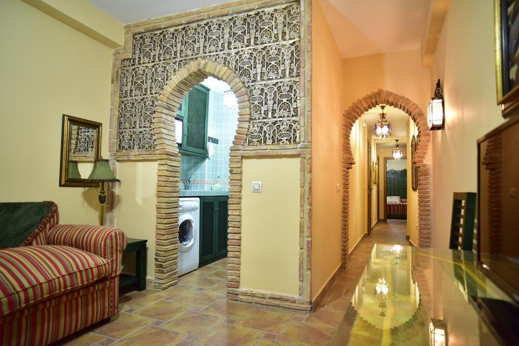 Apartamentos Turisticos Dona Maria La Brava Plasencia Exterior photo